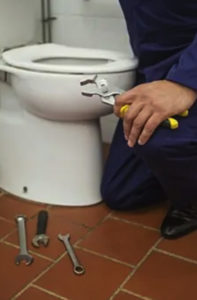 When You Should Get a Plumber to Help With a Toilet Clog